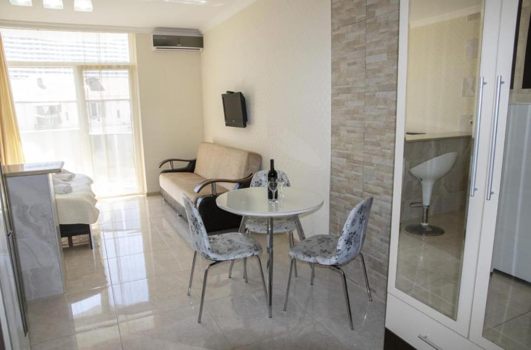 Apartment Orbi Lux Batoemi Buitenkant foto